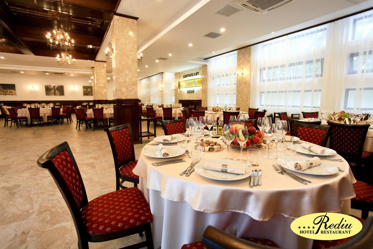 Rediu Hotel & Restaurant Ботошани Экстерьер фото